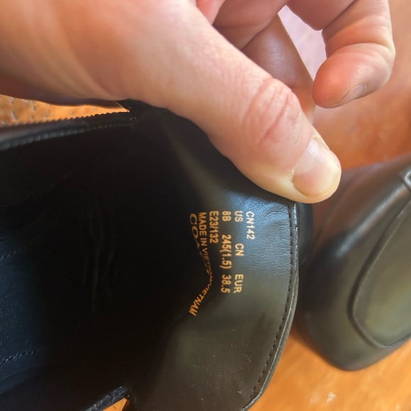 Coach Heels - Picture 4 of 5